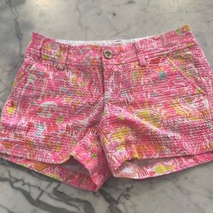 medium  Lilly Pulitzer Callahan shorts euc textured